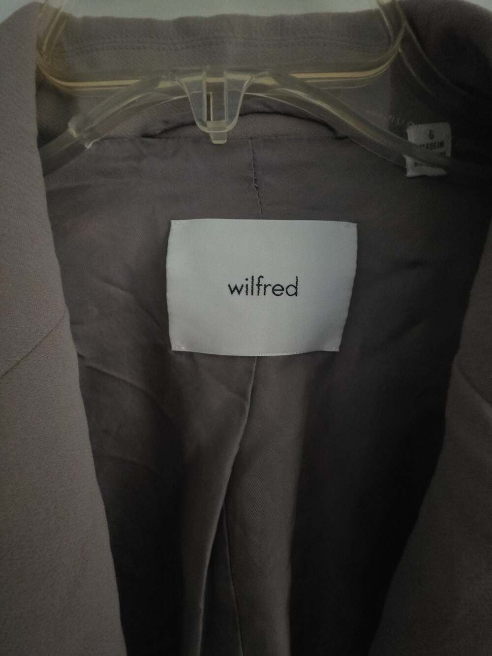 Aritzia Wilfred Generation Blazer Textured Crepette Taupe Size 6 - Picture 4 of 12